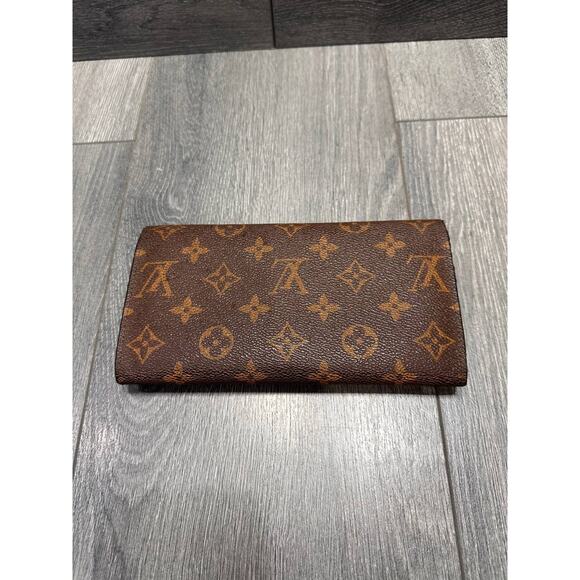 LOUIS VUITTON Women Customizable Sarah Wallet Brown - Picture 9 of 16